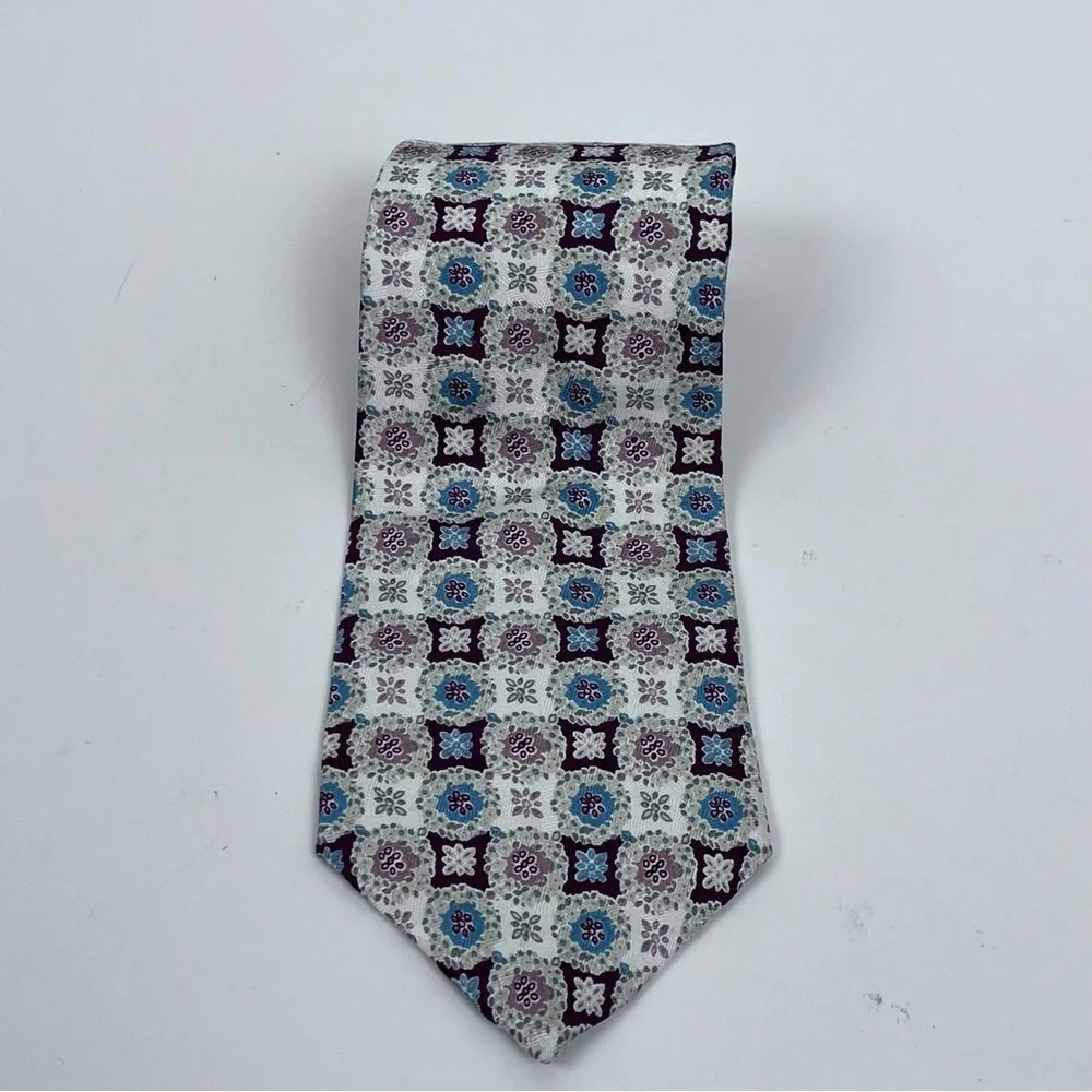 Oscar De La Renta Men's 100% Imported Silk Geometric Neck Tie; Designer, Formal